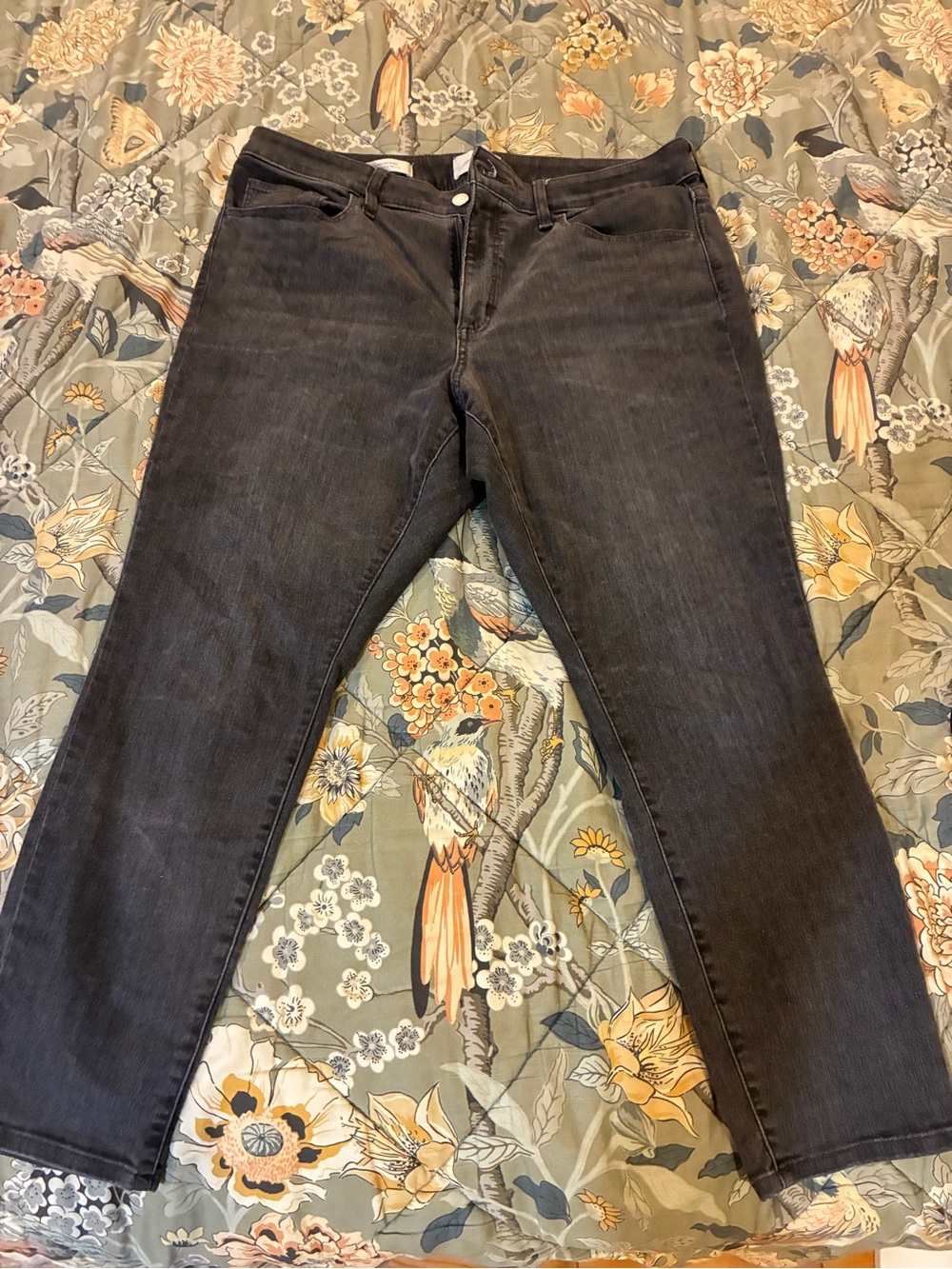 Universal Thread Dark Gray Straight-Leg Jeans